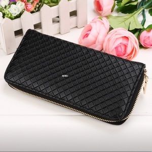 🆕NWOT Black Faux leather Wallet 🖤💛